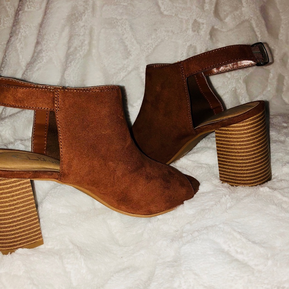 Chinese Laundry open toed brown heel - Picture 4 of 6